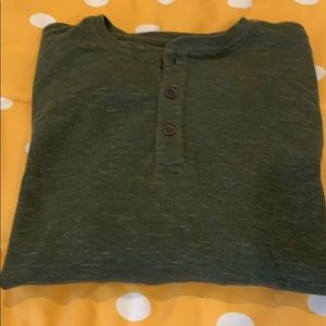 GH Bass men’s olive henley vintage crewneck medium.
